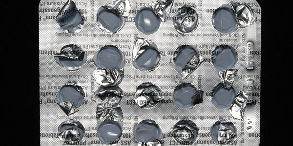 O que fazer com blisters e cartelas vazias de medicamentos?