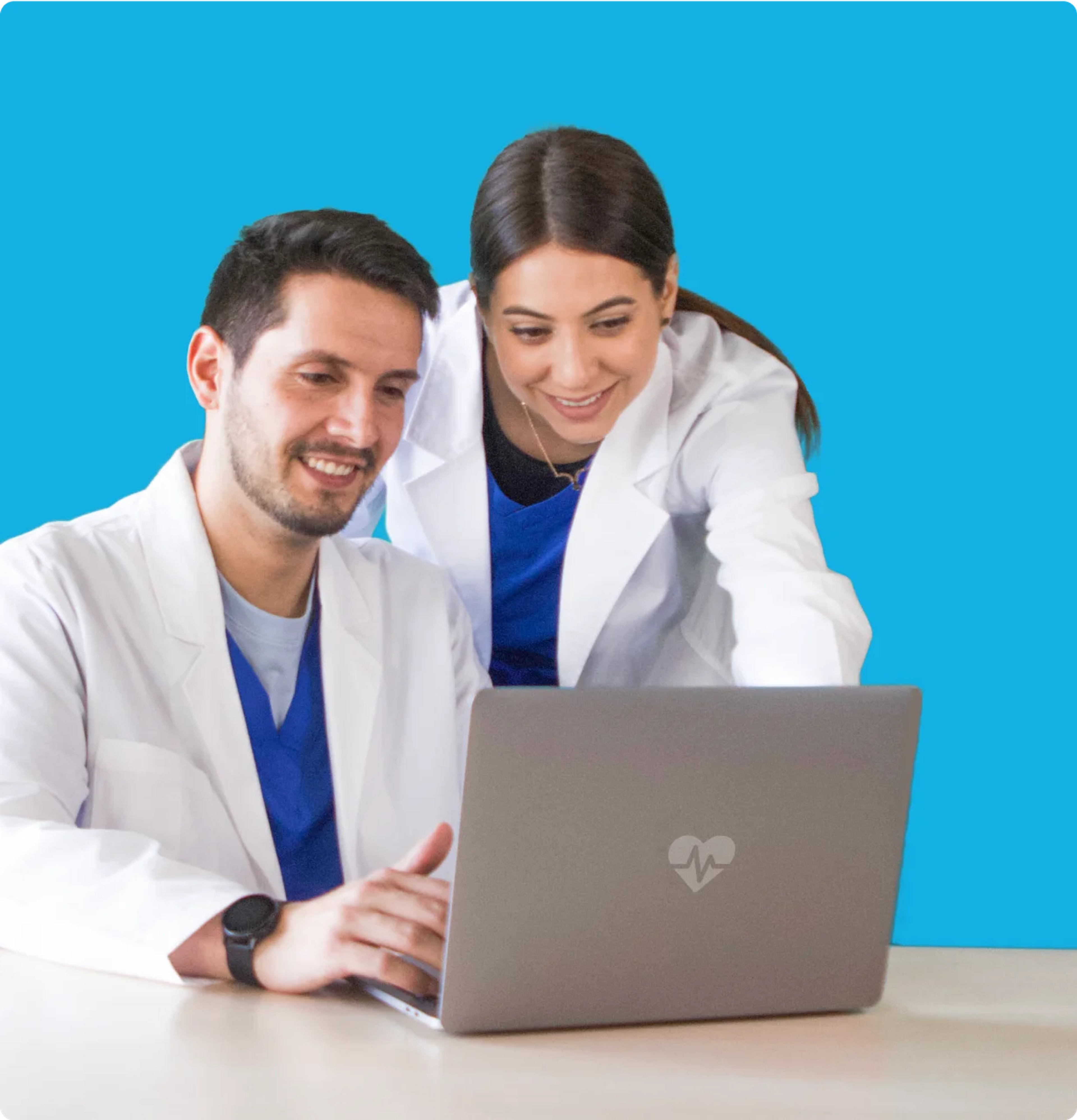 Equipo de soporte Medilink con herramientas de gestión clínica
