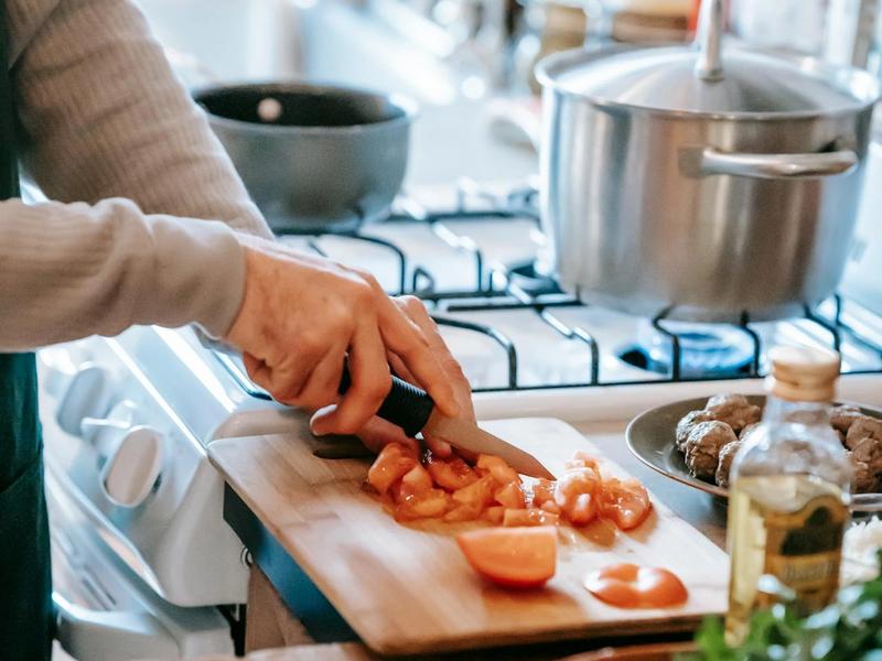 Diet monitoring and meal preparation