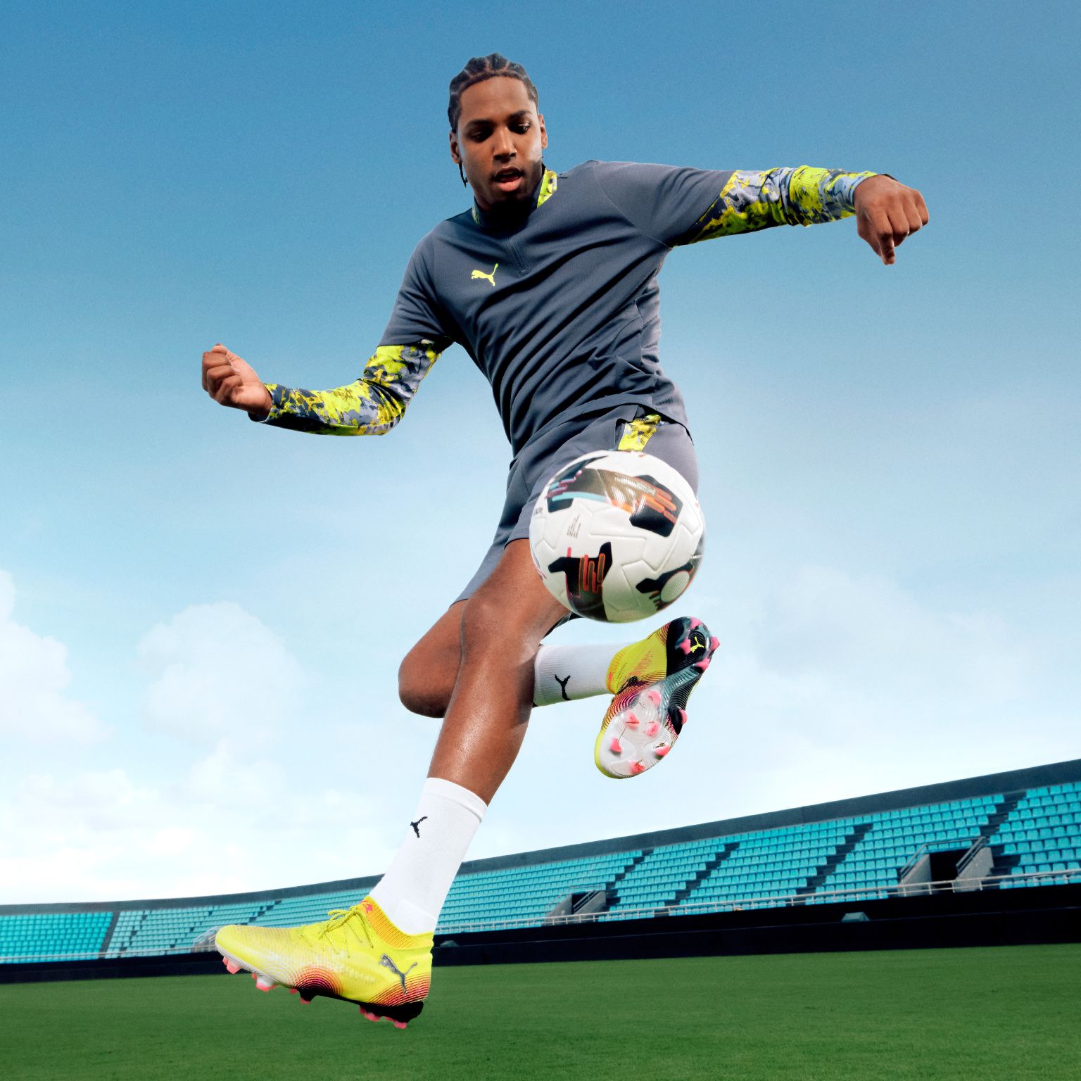 ULTRA Twist Sleeve Football Shin Guards | PUMA