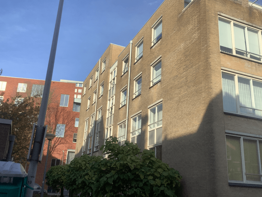 Appartementengebouw aan de Evastraat in Rotterdam