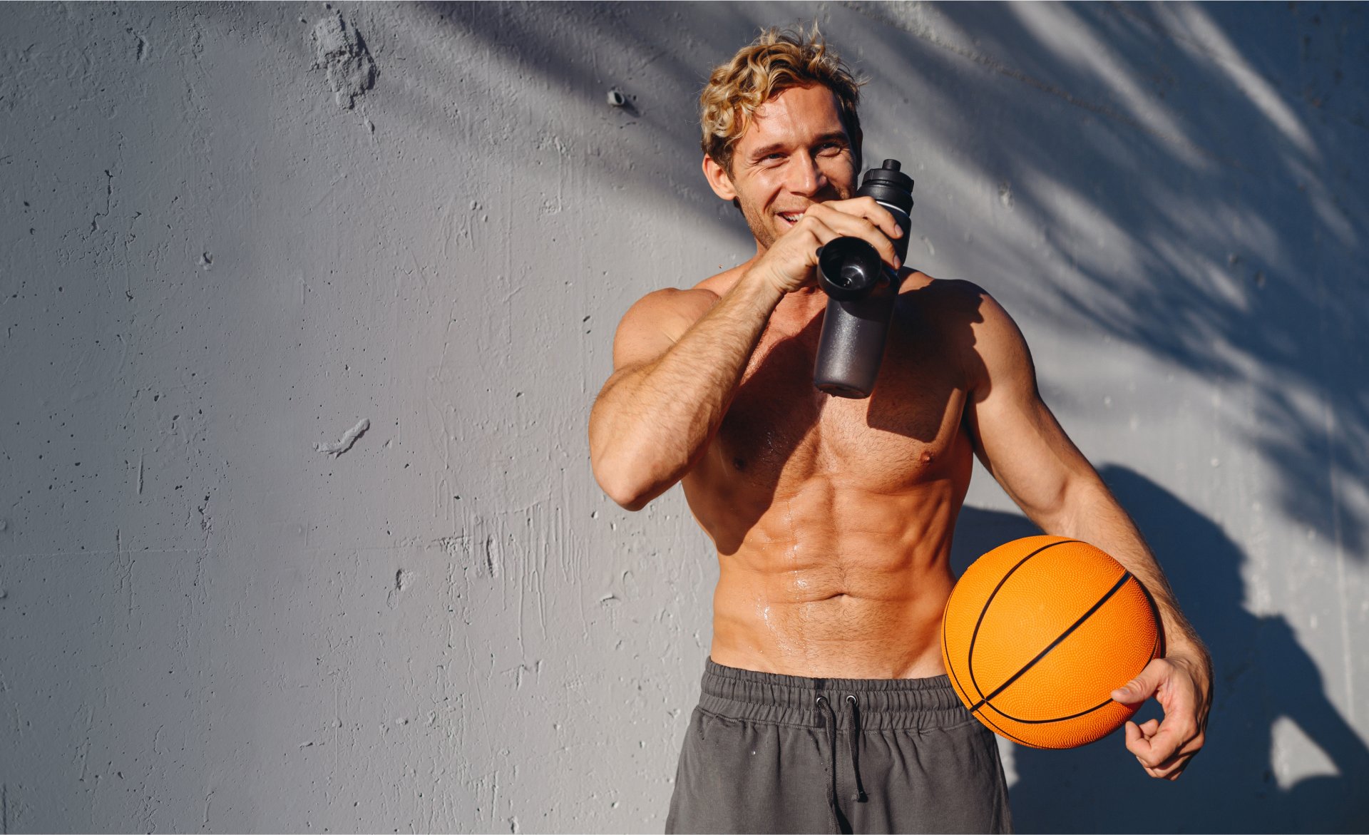 Healthy man with a ball