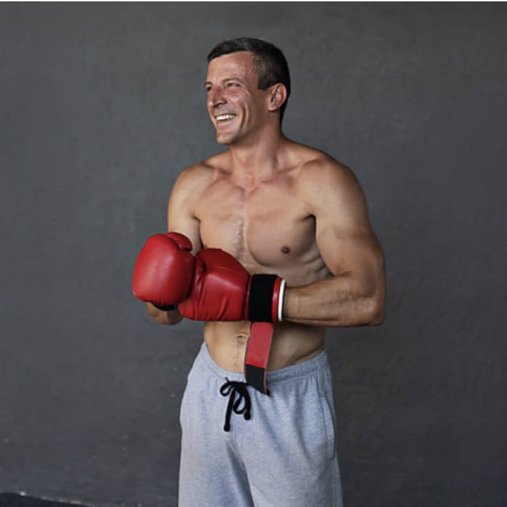 Man with boxing gloves