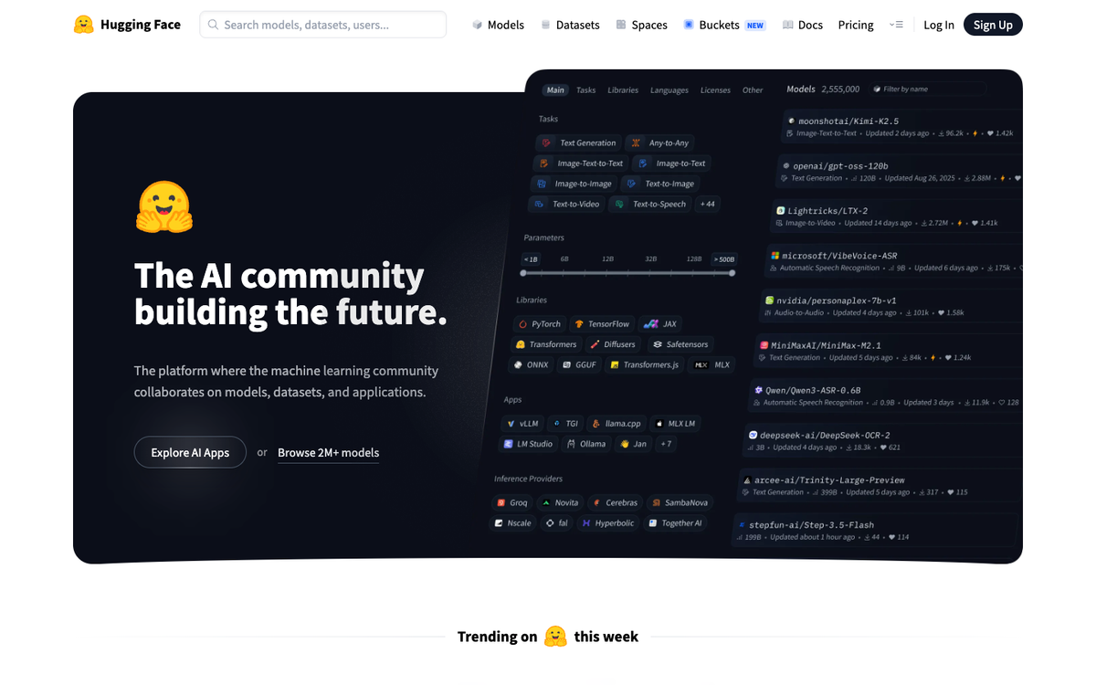 Hugging Face homepage describing itself as the AI community building the future with a panel of trending models and libraries