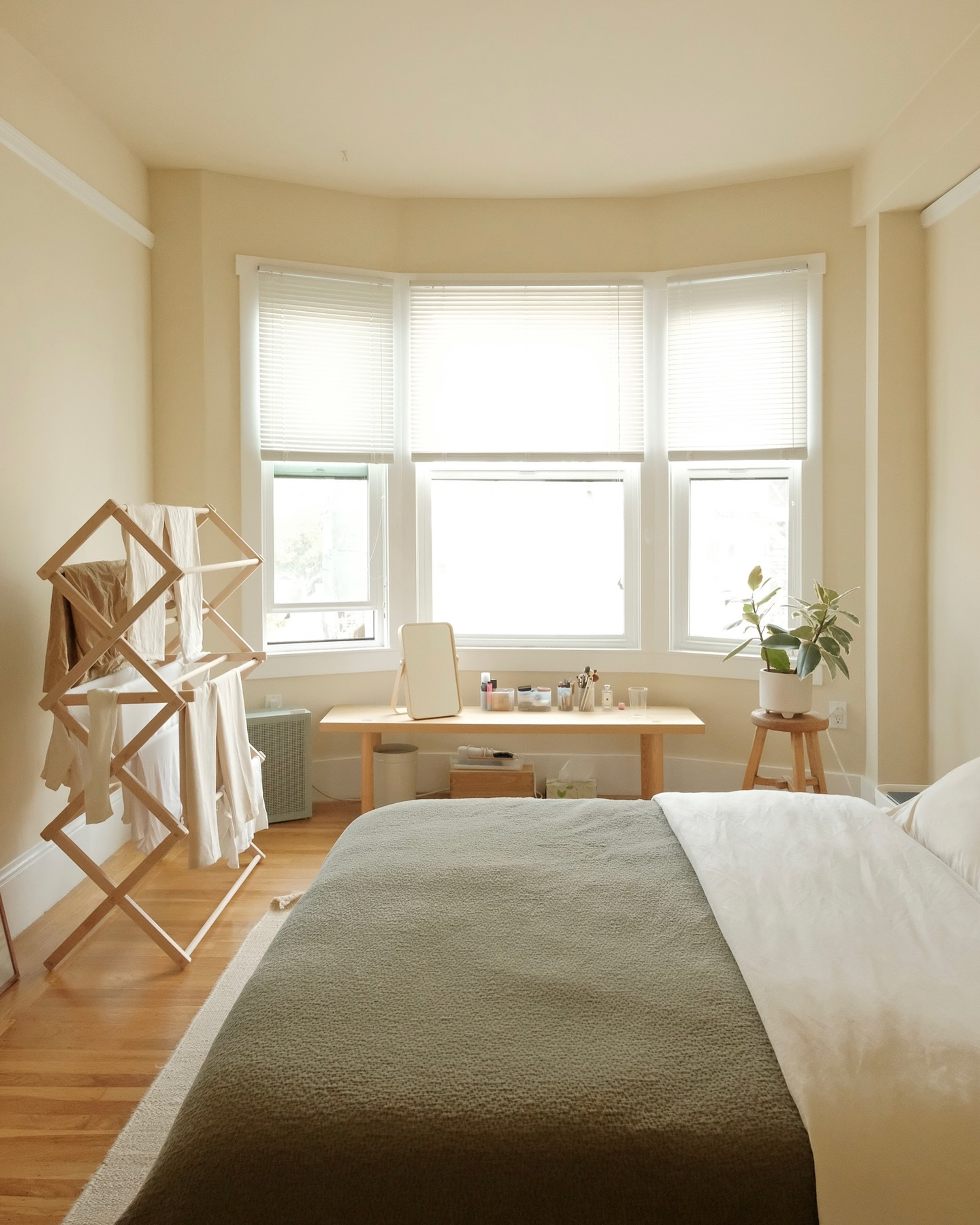 Akron Street furniture at home, photo by @tiffanymkim
