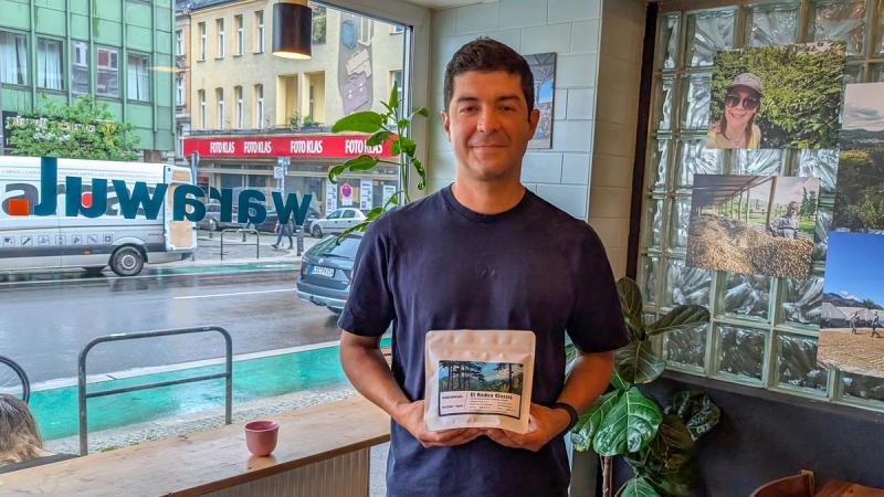 Cristian Reyes mit El Rodeo Classic im Warawul Café in Berlin