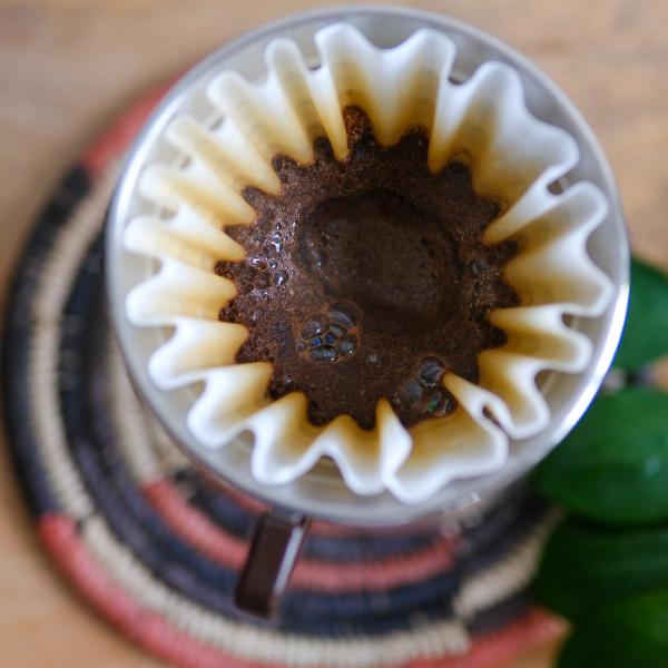 Gitesi Peaberry im Kalita Wave Filter