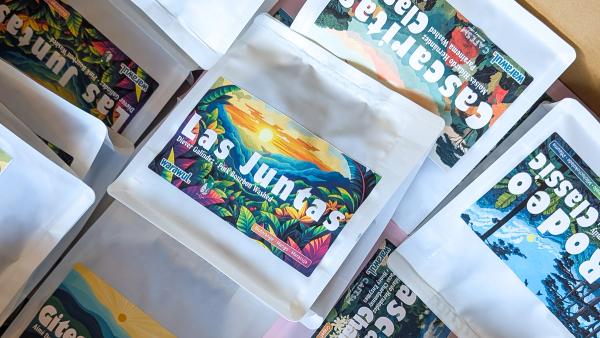 las juntas, pink bourbon coffee. produced by diever galindez. roasted by warawul.