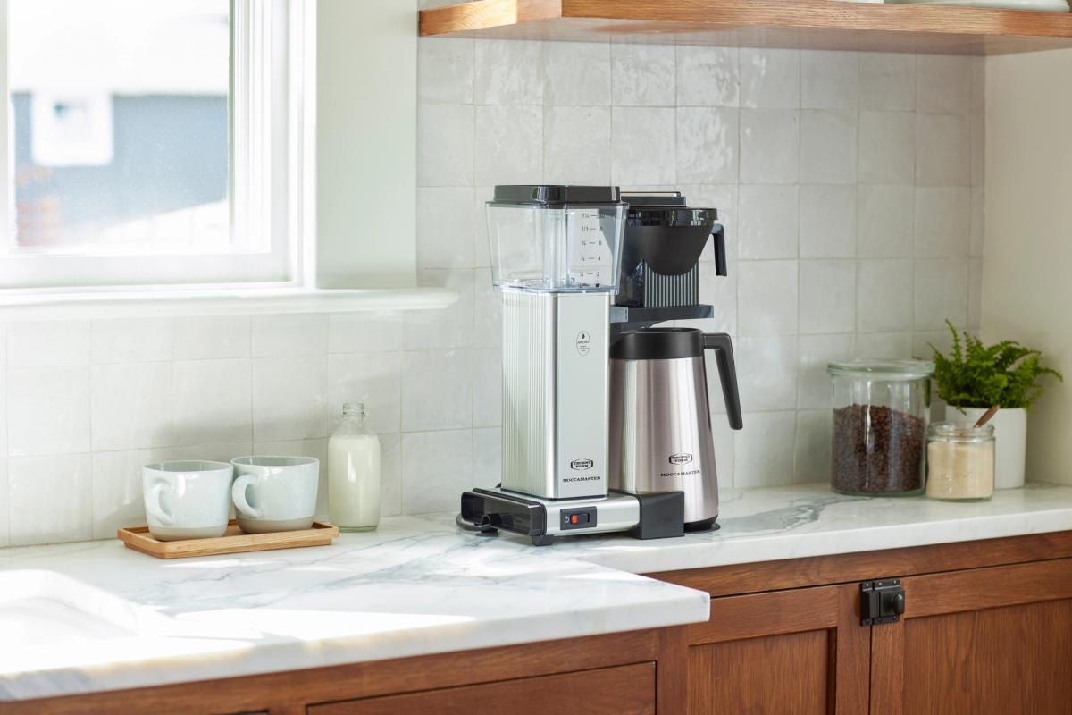 Moccamaster mit Thermokanne in weiß