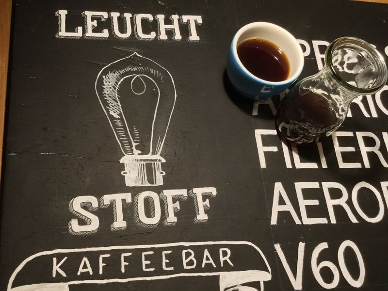 Leuchtstoff Kaffeebar