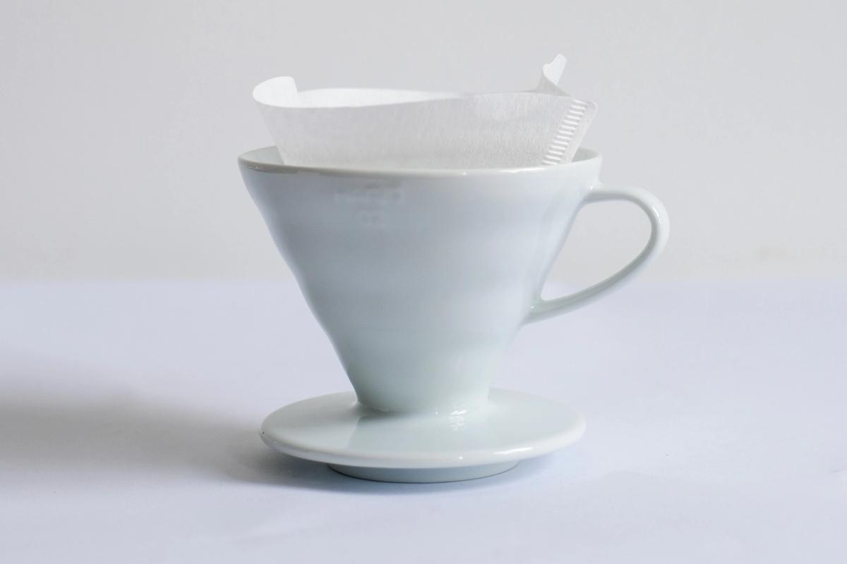 Hario Ceramic Coffee Dripper V60 02 White