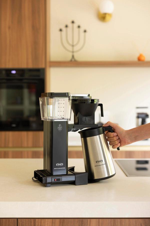 Moccamaster mit Thermokanne in Schwarz