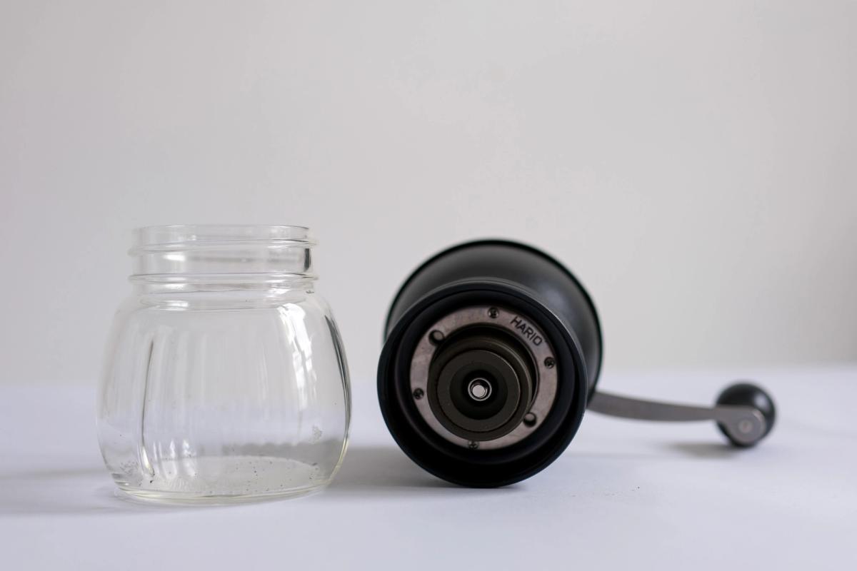 Hario Ceramic Coffee Mill Skerton Plus