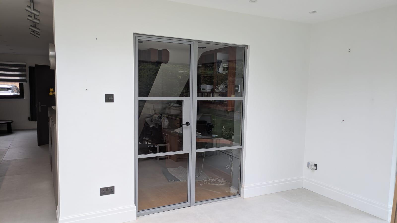 Aluminium look-alike steel doors and windows