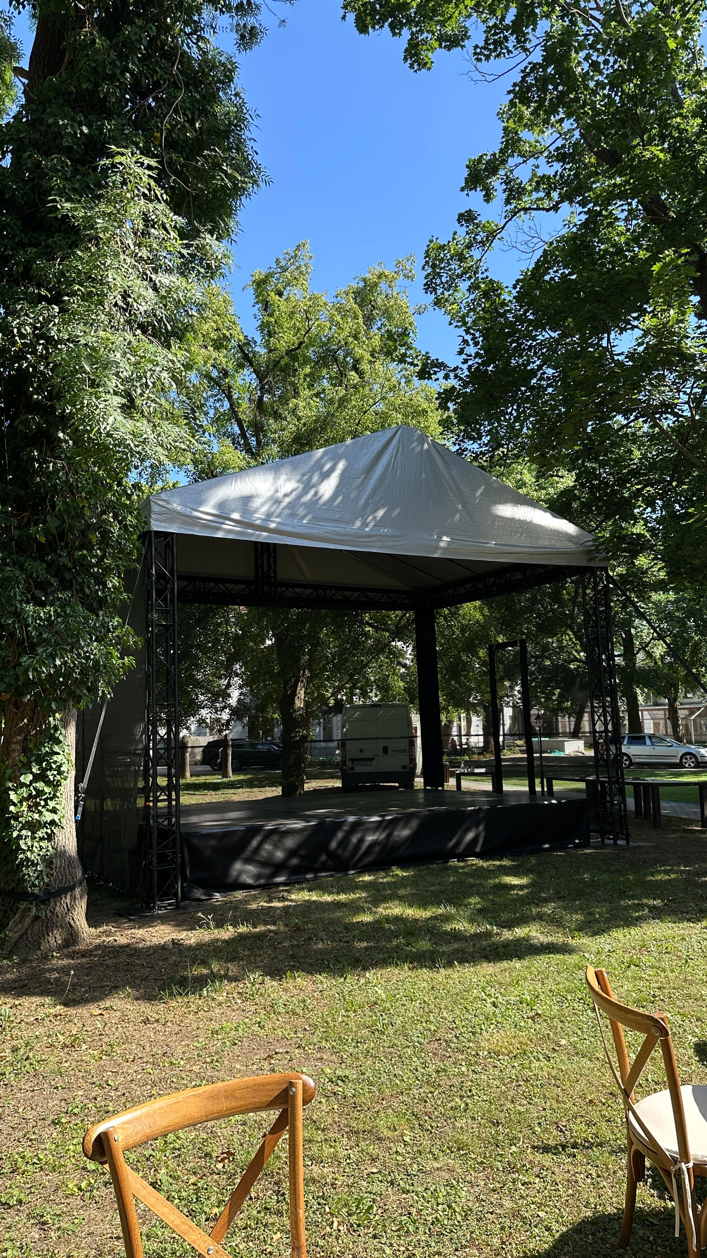 Zastrešenie + pódium — fotka 3
