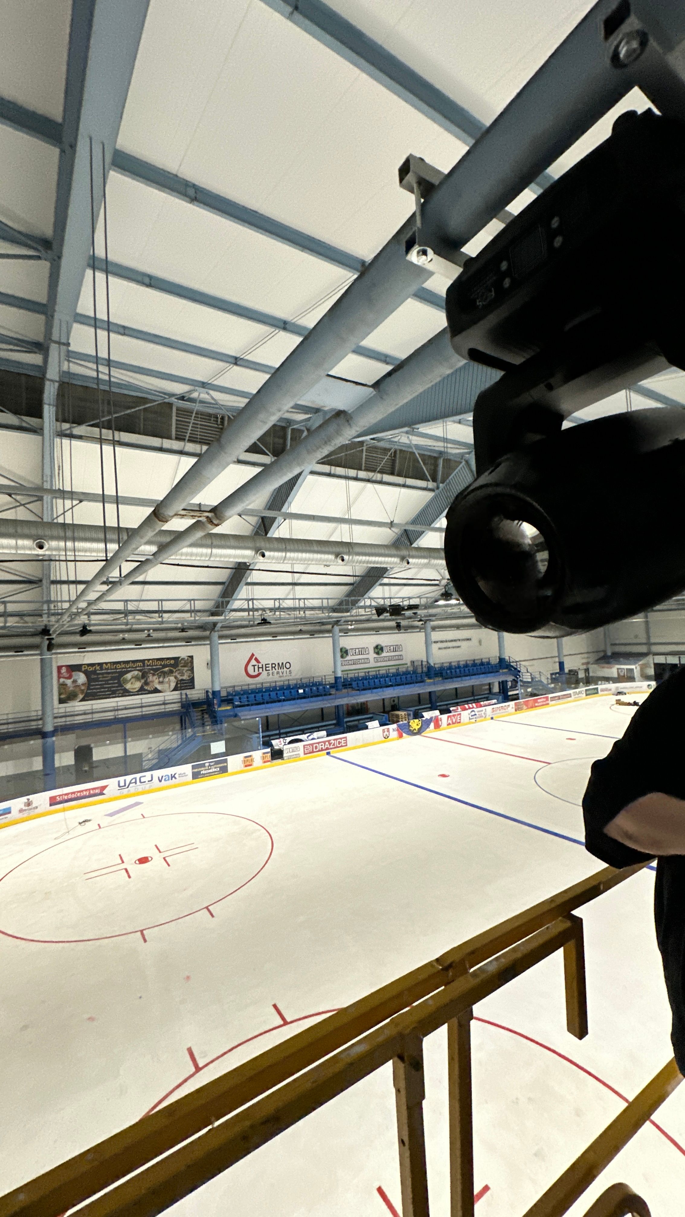 Pevna instalacia - inteligentne svetla - stadion — fotka 4