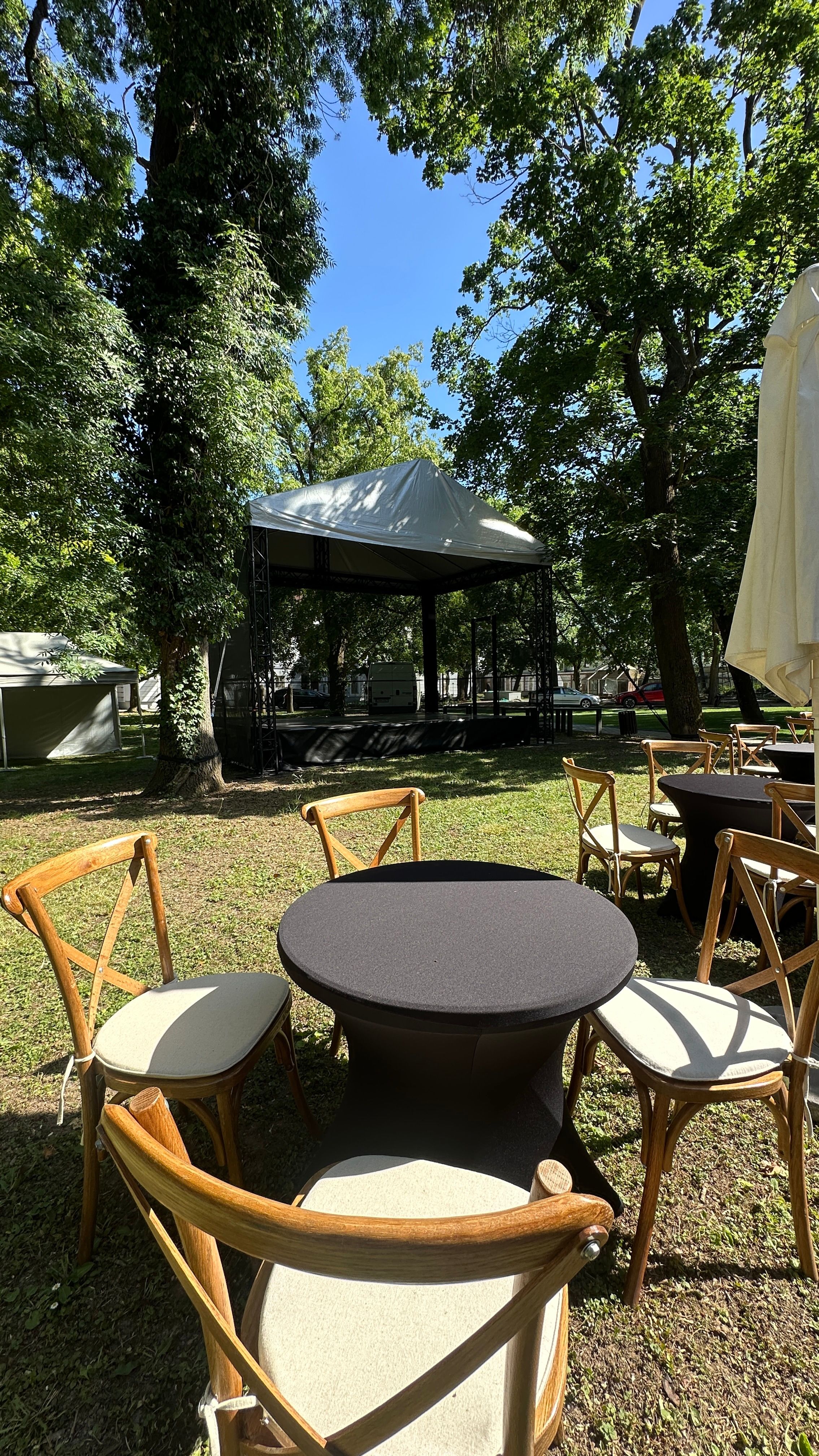 Zastrešenie + pódium — fotka 4