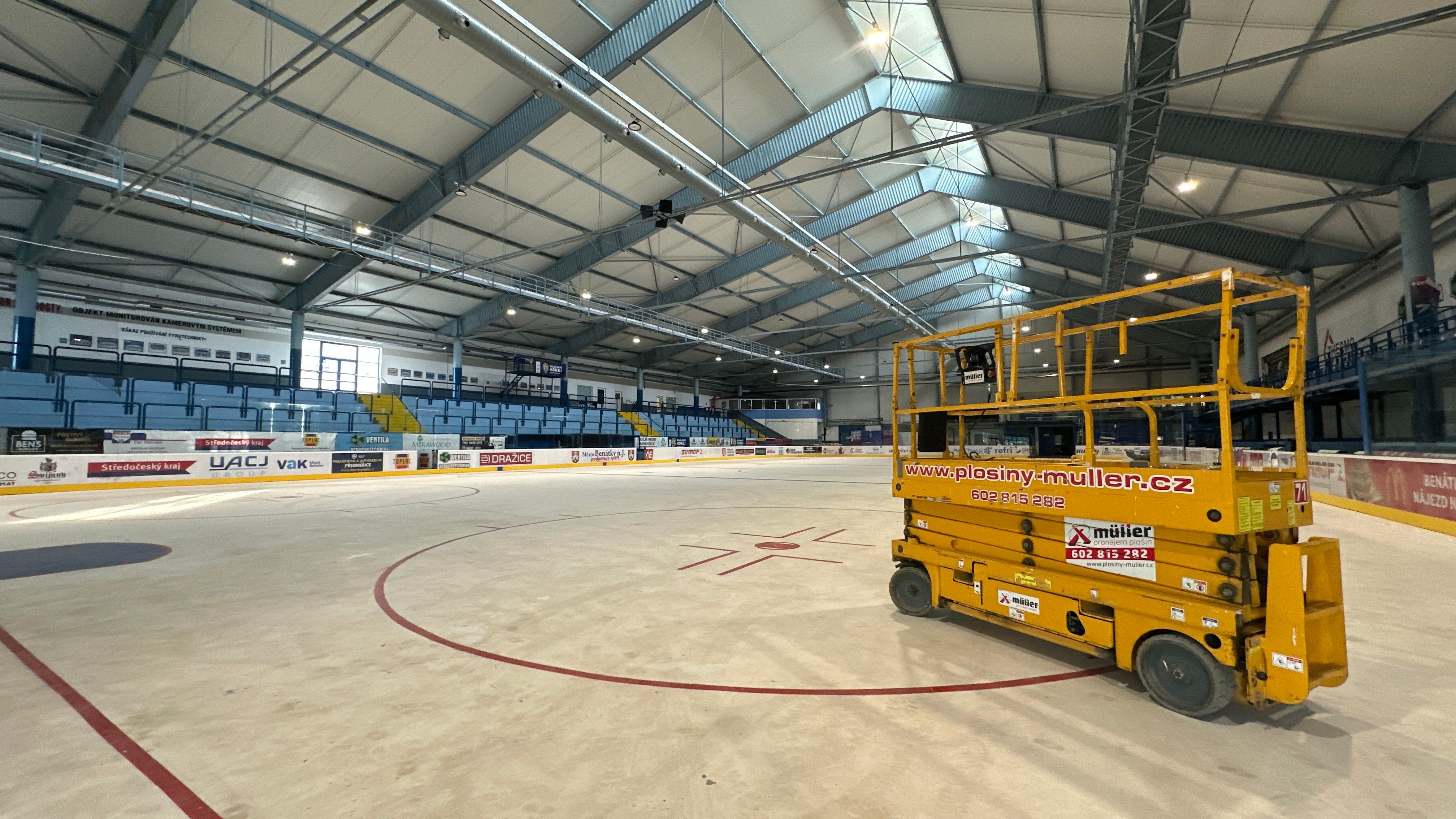 Pevna instalacia - inteligentne svetla - stadion — fotka 1