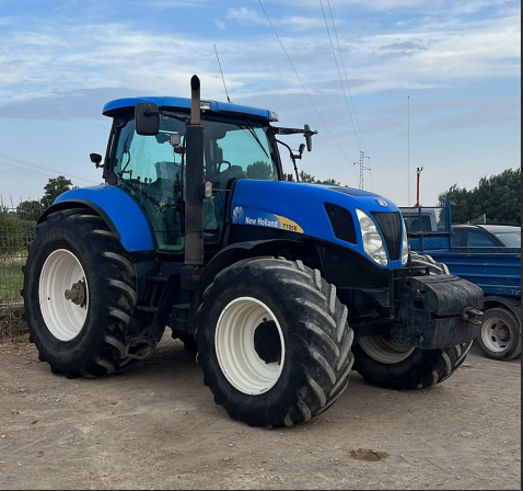 New Holland T7050
