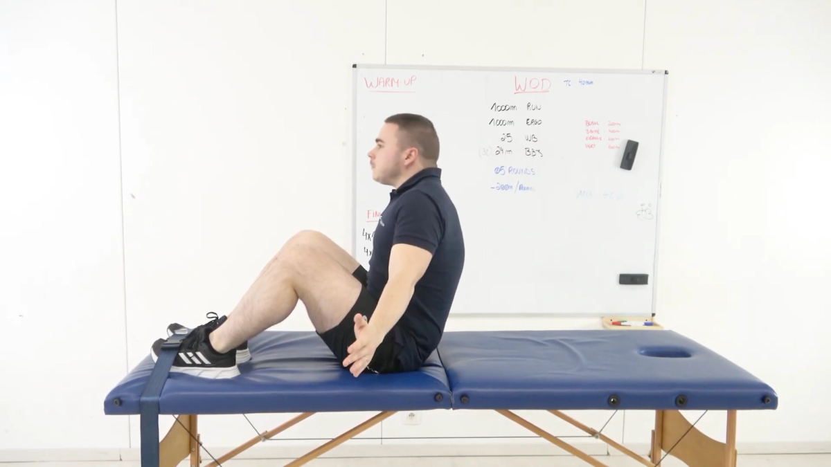 Flexion tronc jambes fléchies dynamique