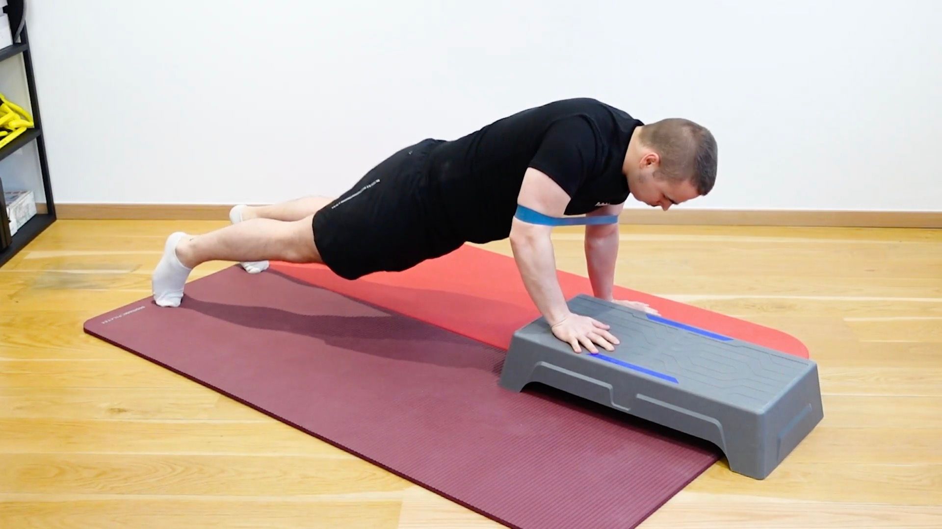 Gainage dynamique avec résistance épaules, vue 1