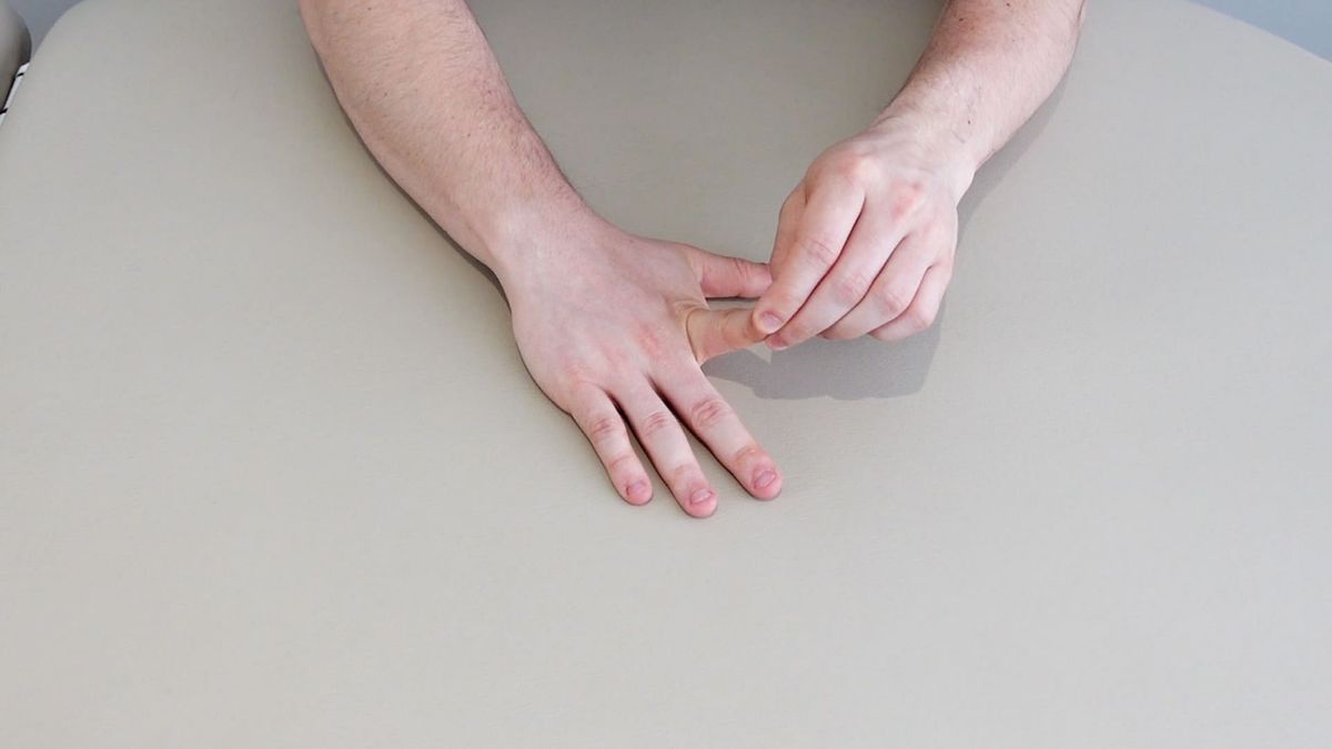 Alternating Finger Extension Posture