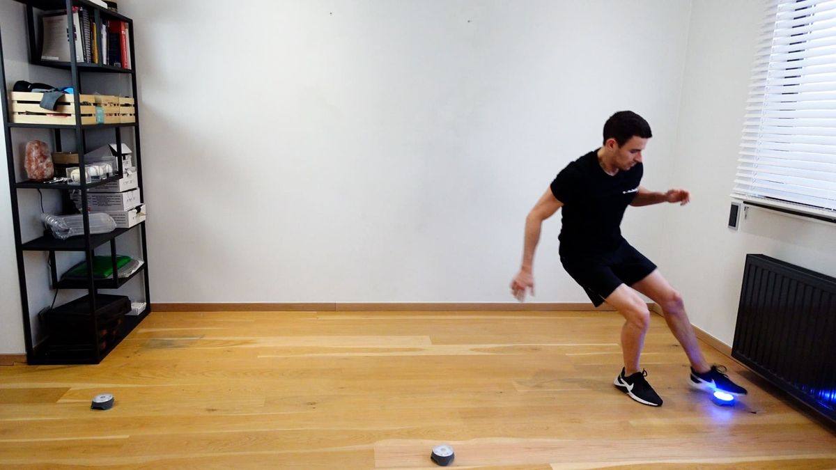 Travail réflexe dynamique avec Blazepod départ position planche