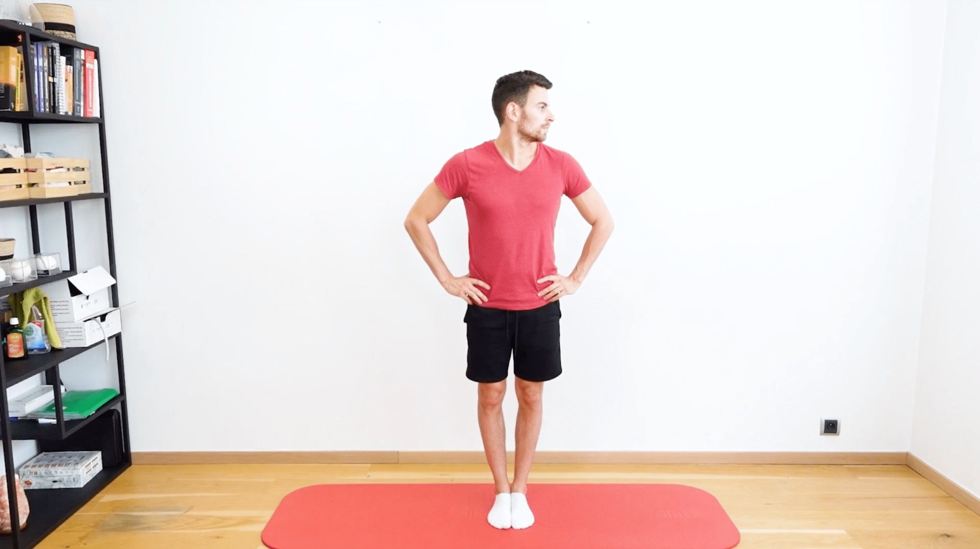 Équilibre pieds joints avec rotations de tête, vue 1