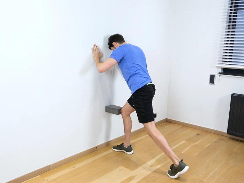 Lunge With Knee Control, view 1