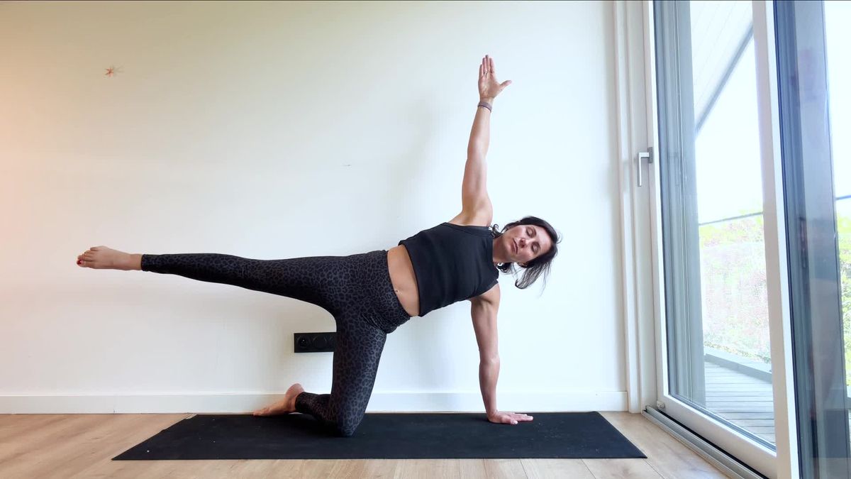 Gainage en demi-lune genou au sol
