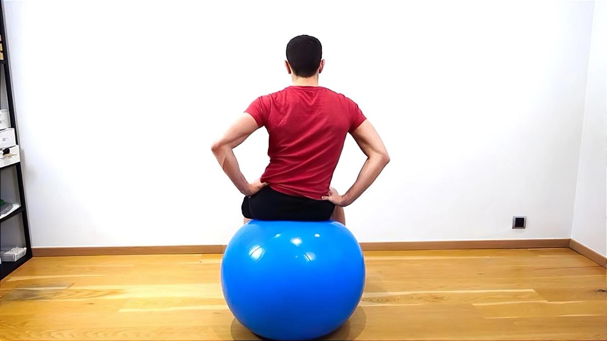 Inclinaison bassin sur SwissBall
