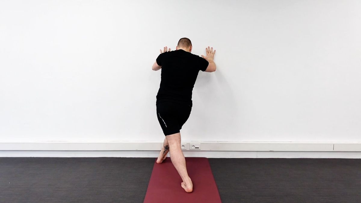 Etirement triceps sural spécifique bord médial du pied