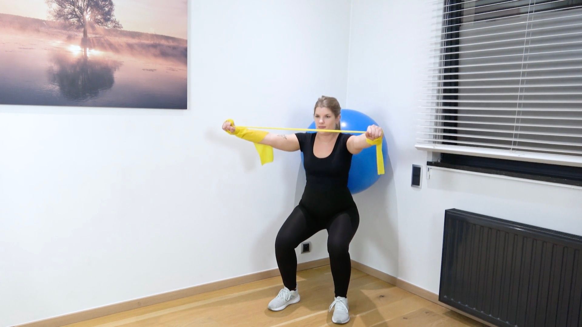 Squat With Shoulder ABD