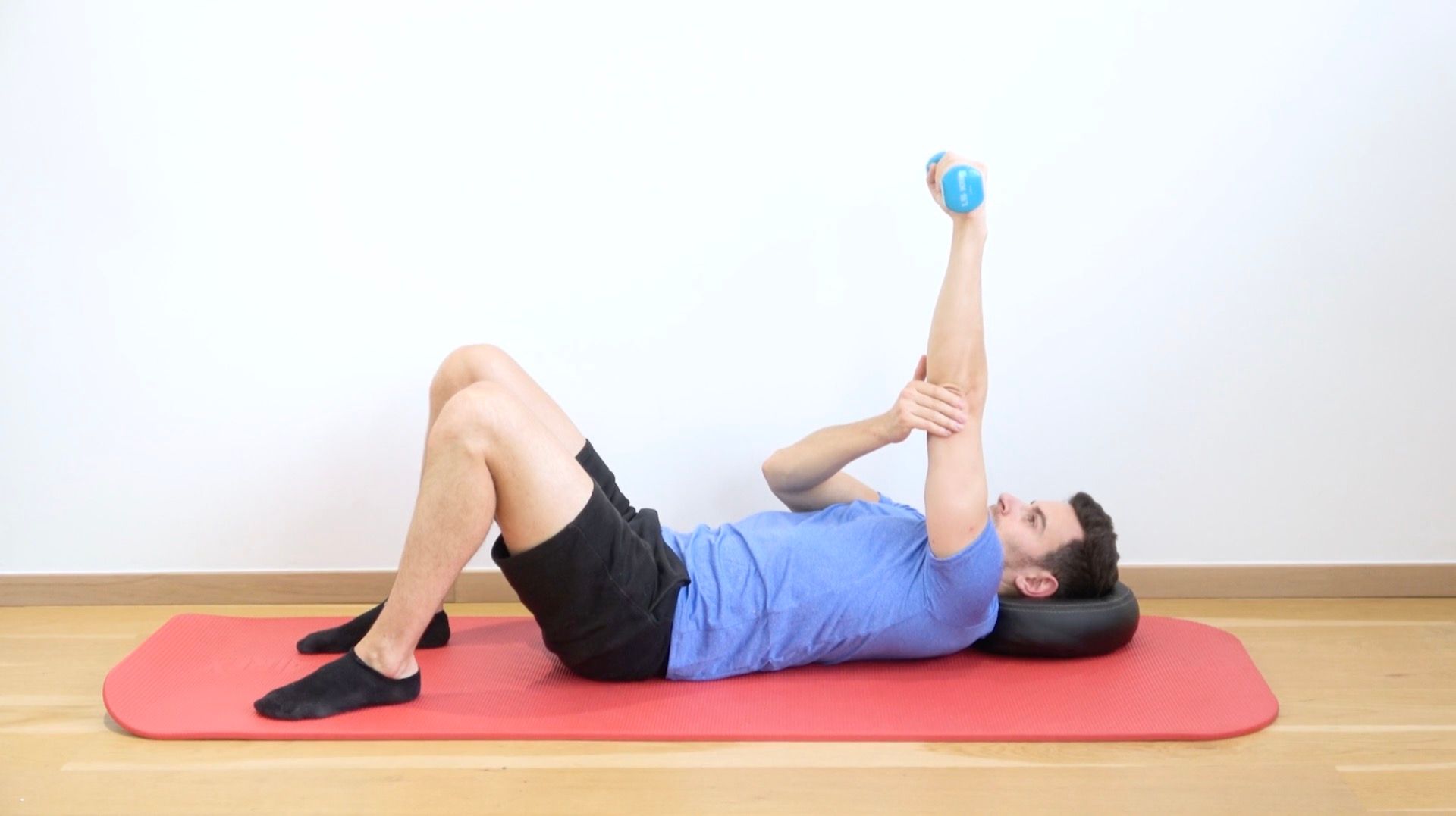 Renforcement triceps en couché dorsal