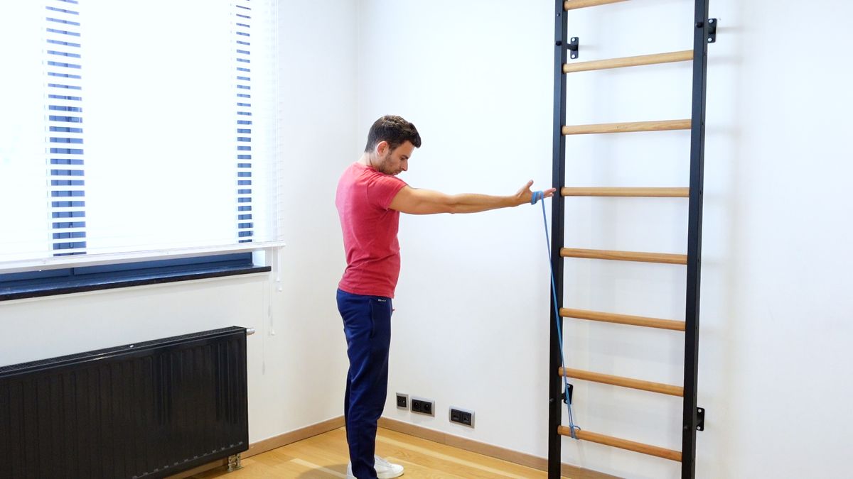 Eccentric Shoulder Flexor Strengthening With Elastic Band