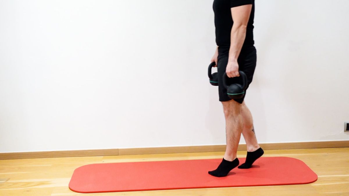 Marche sur pointes des pieds avec charge