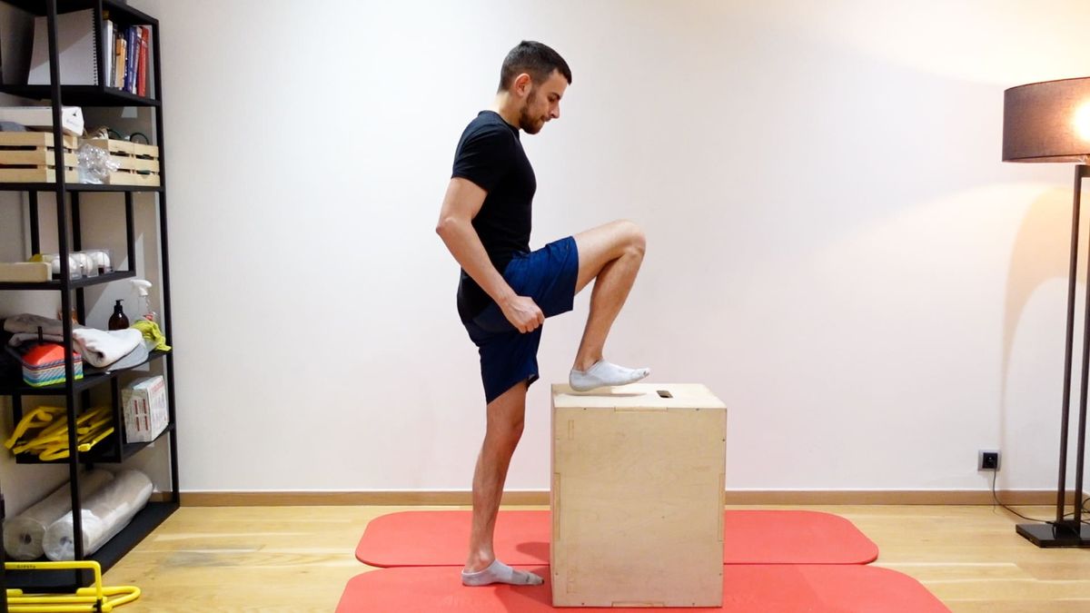 Active Hip Flexion Mobilization on a Box