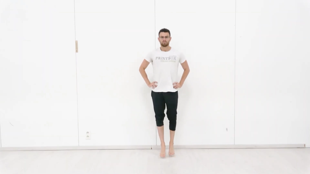 Petits rebonds sur les pointes de pieds