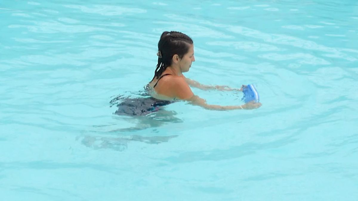 Forward and Backward Running Against the Resistance of a Kickboard