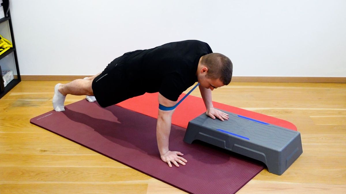 Gainage dynamique avec résistance épaules