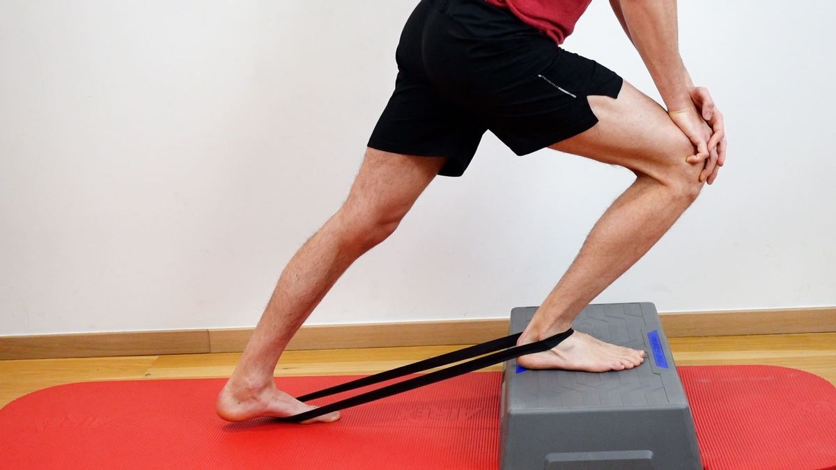 Dorsiflexion Mobilization With Elastic Band Traction