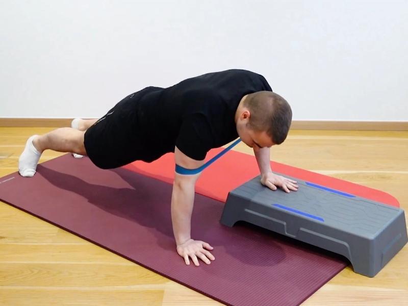 Gainage dynamique avec résistance épaules, vue 2