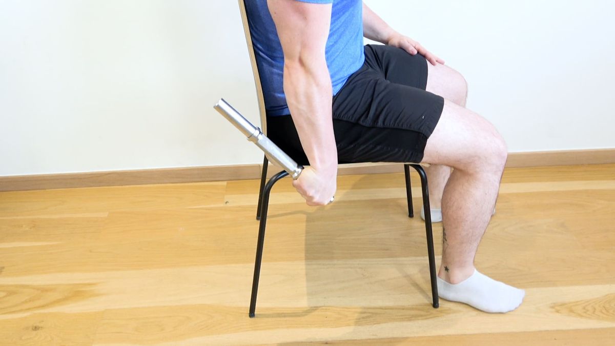 Strengthening in Ulnar Deviation With a Dumbbell