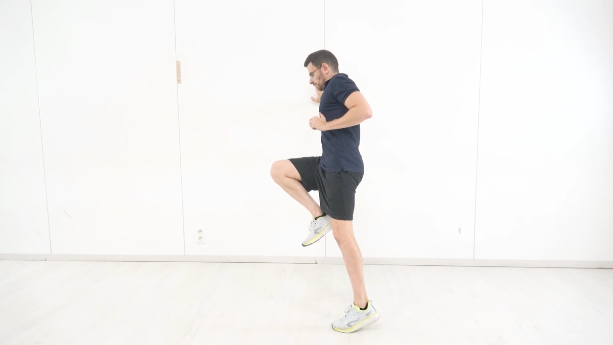 Inclined Forefoot Stabilization Against a Wall
