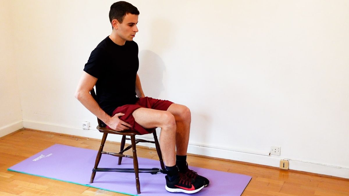 Isometric Quadriceps Strengthening Seated With an Elastic Band