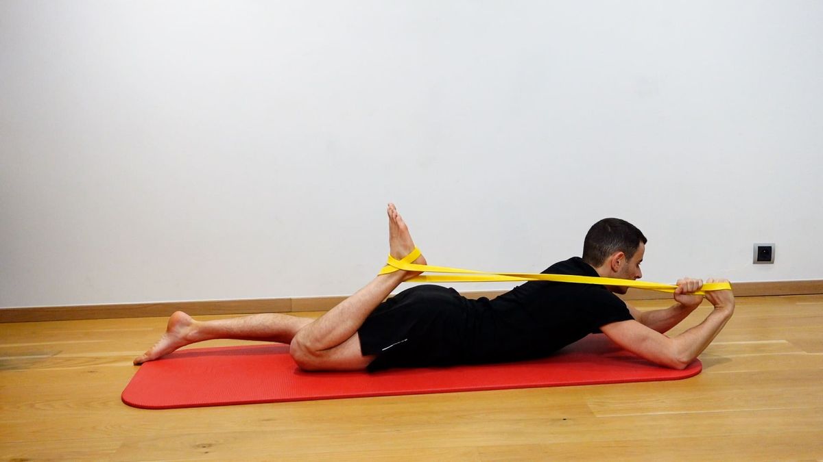 Etirement du quadriceps en couché ventral