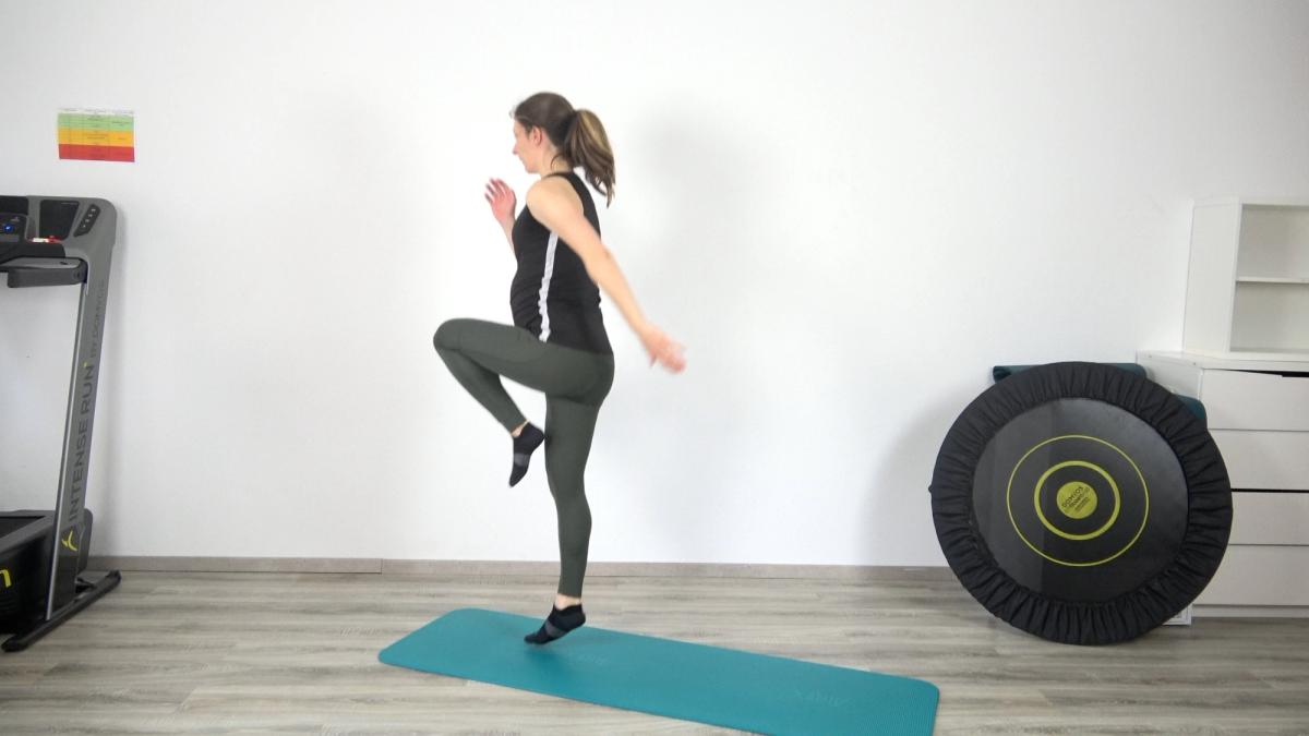 Dynamic Lunge With Jump