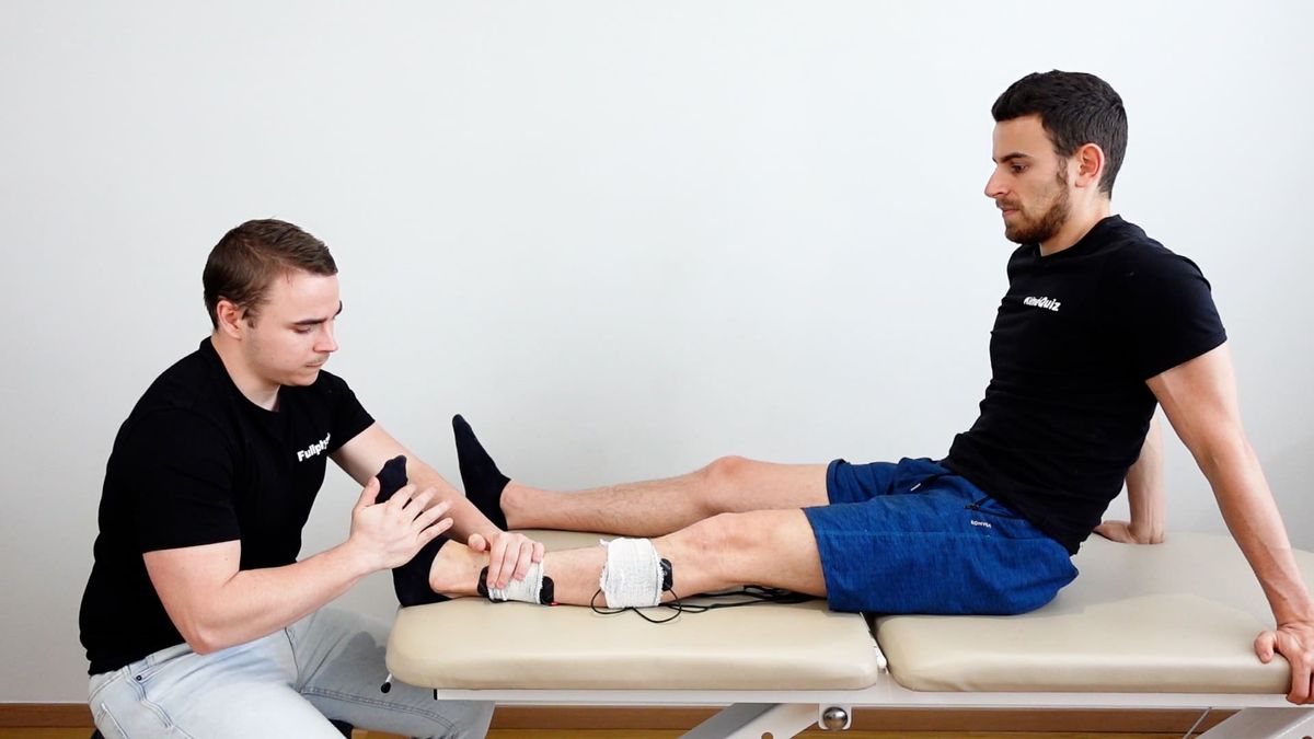 Fibular Muscle Reflex Contraction Exercise With Electrostimulation