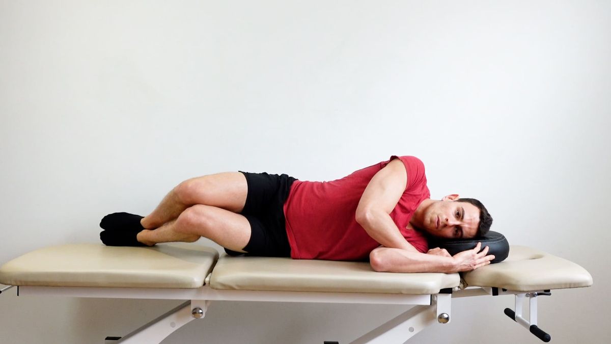 Isometric Rotation in Side Lying With Bent Knees