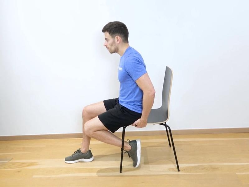 Renforcement isométrique du quadriceps assis (frappe imaginaire), vue 1